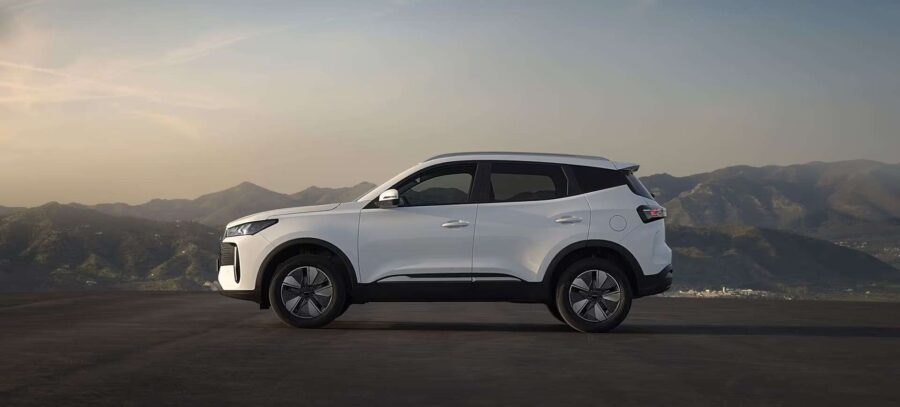 Leasing Coches Ebro S400 1.5 DHE HEV Excellence CVT Blanco Khaki, Gris Phantom