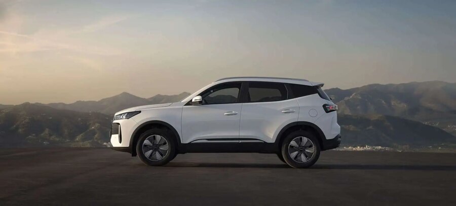 Leasing Coches Ebro S400 1.5 DHE HEV Excellence CVT Blanco Khaki, Gris Phantom